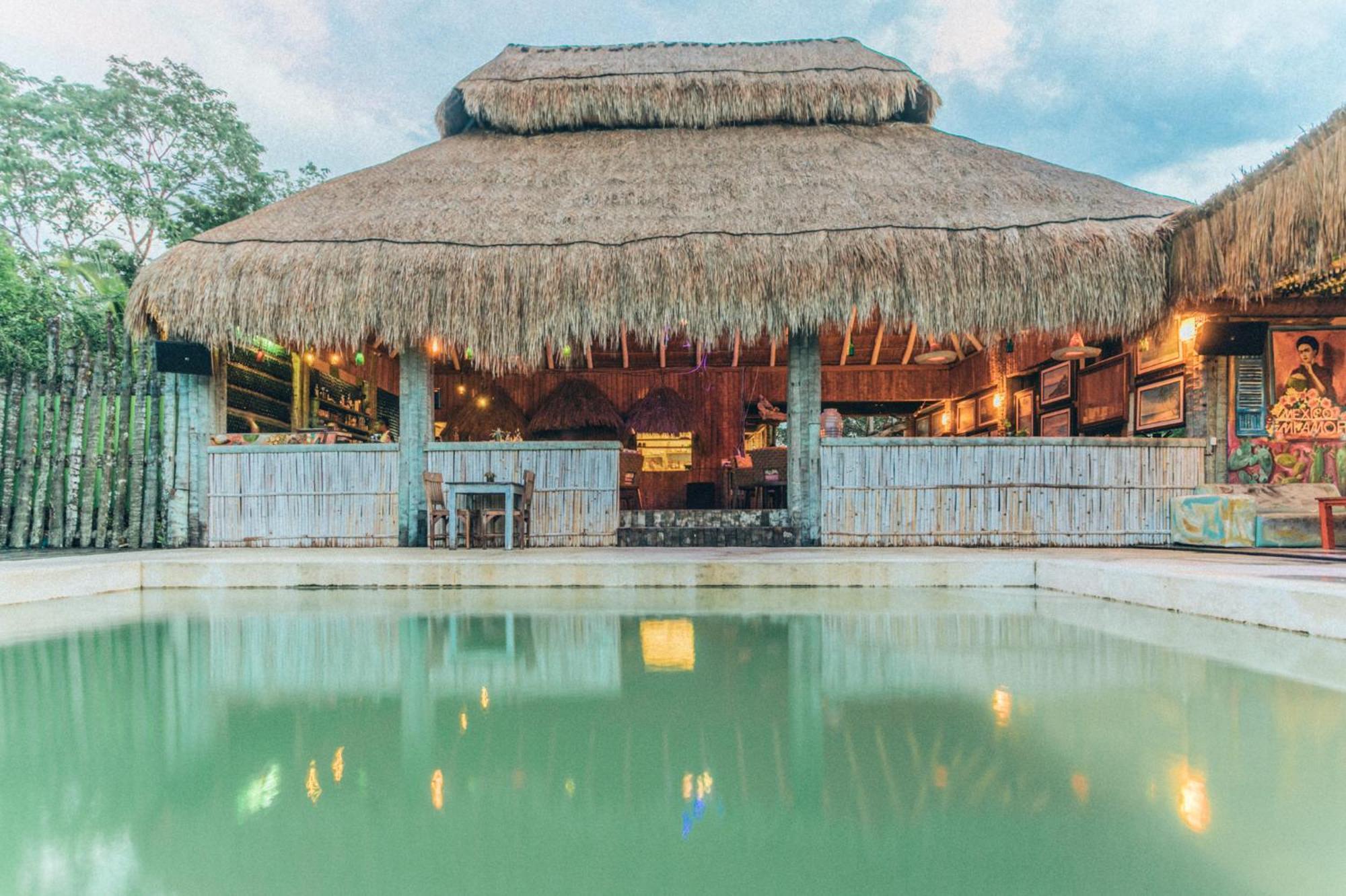 Embajada Universal By La Eufemia Group Huay Pix Buitenkant foto