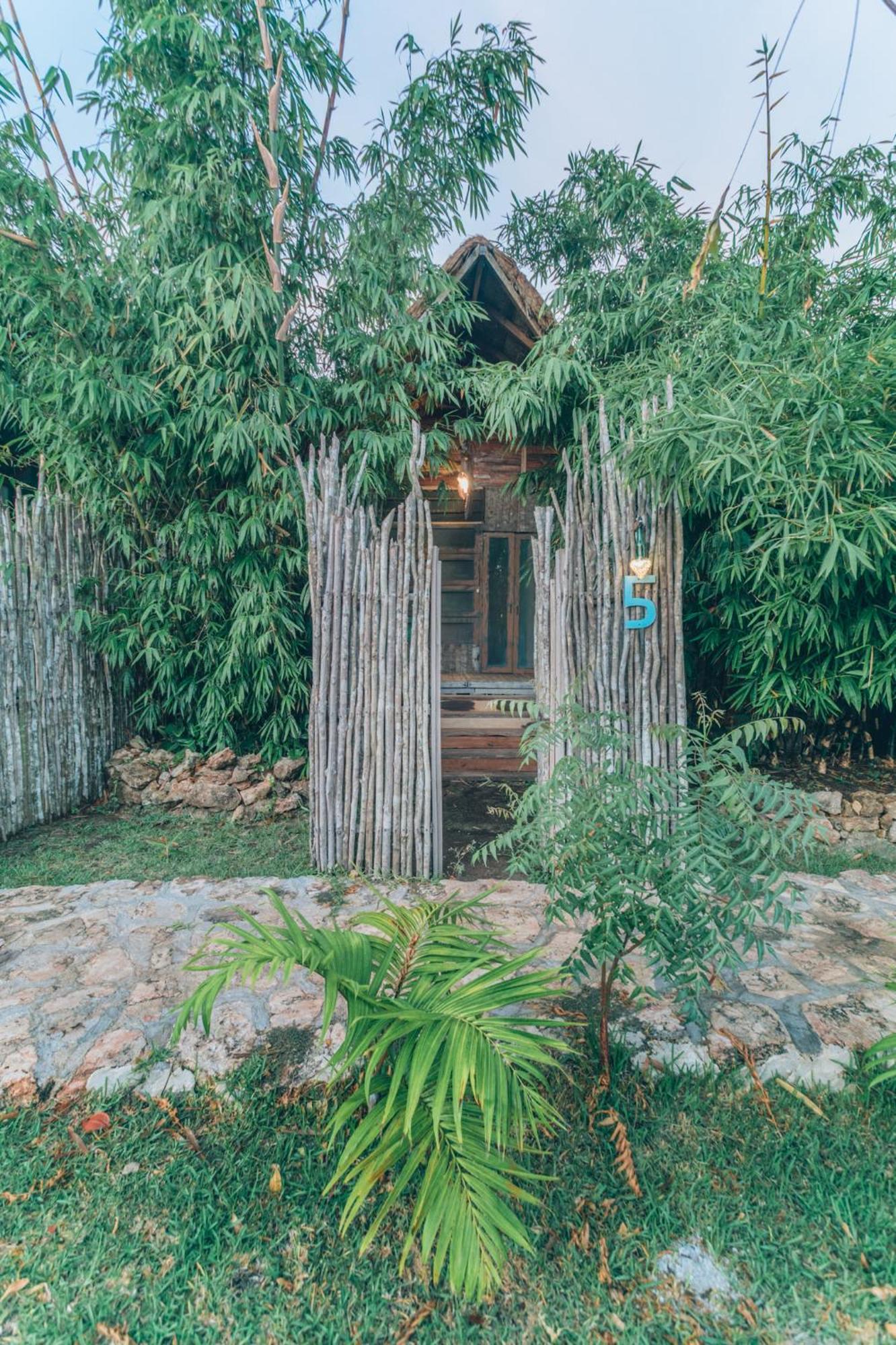 Embajada Universal By La Eufemia Group Huay Pix Buitenkant foto